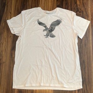 American eagle graphic tee with grey camo